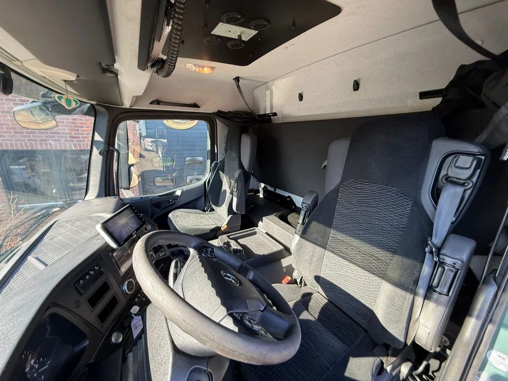 Mercedes-Benz Arocs 10x8 Geisoleerde kipper 310.768KM NL Truck - APK 11-2026