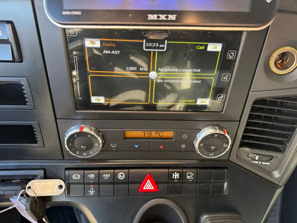 Mercedes-Benz Arocs 10x8 Geisoleerde kipper 310.768KM NL Truck - APK 11-2026