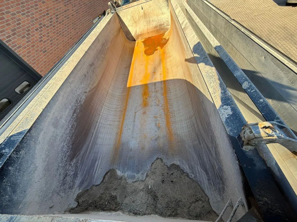 Mercedes-Benz Arocs 10x8 Geisoleerde kipper 310.768KM NL Truck - APK 11-2026