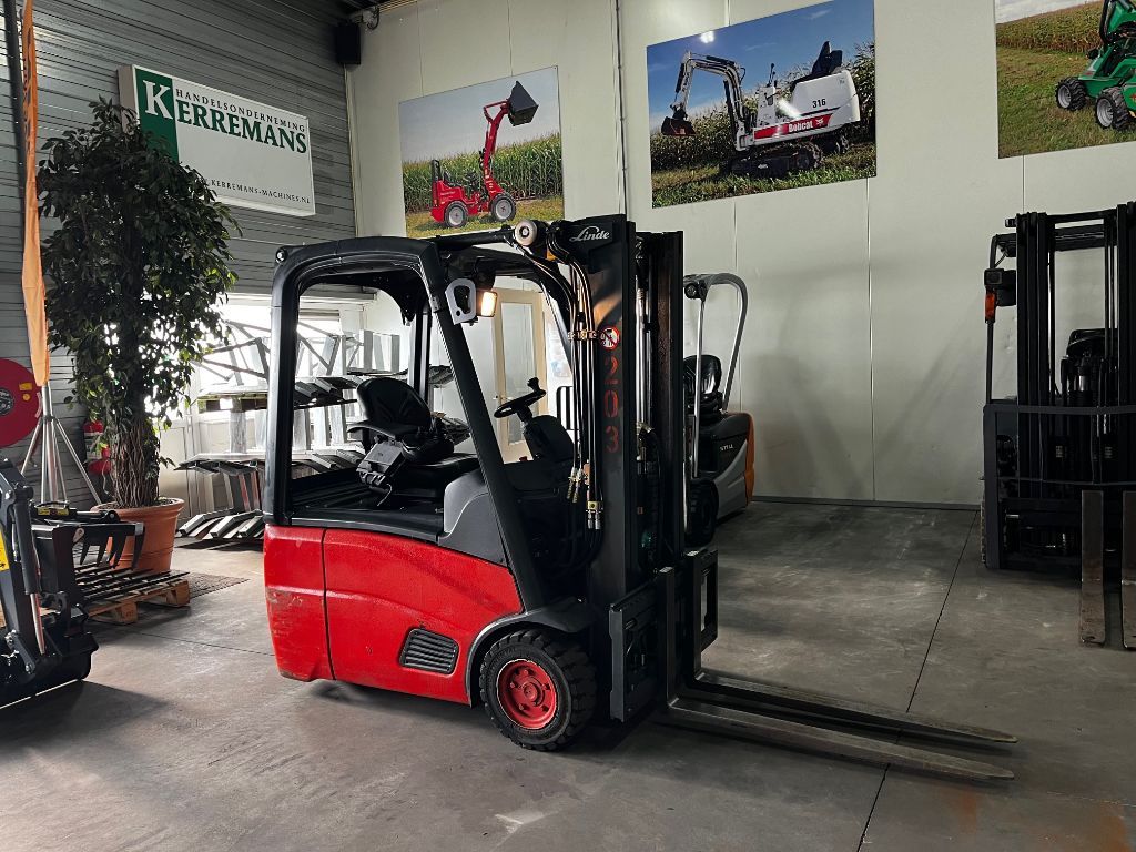 LINDE E14-01 Elektrische heftruck TRIPLO, ACCU van2022.