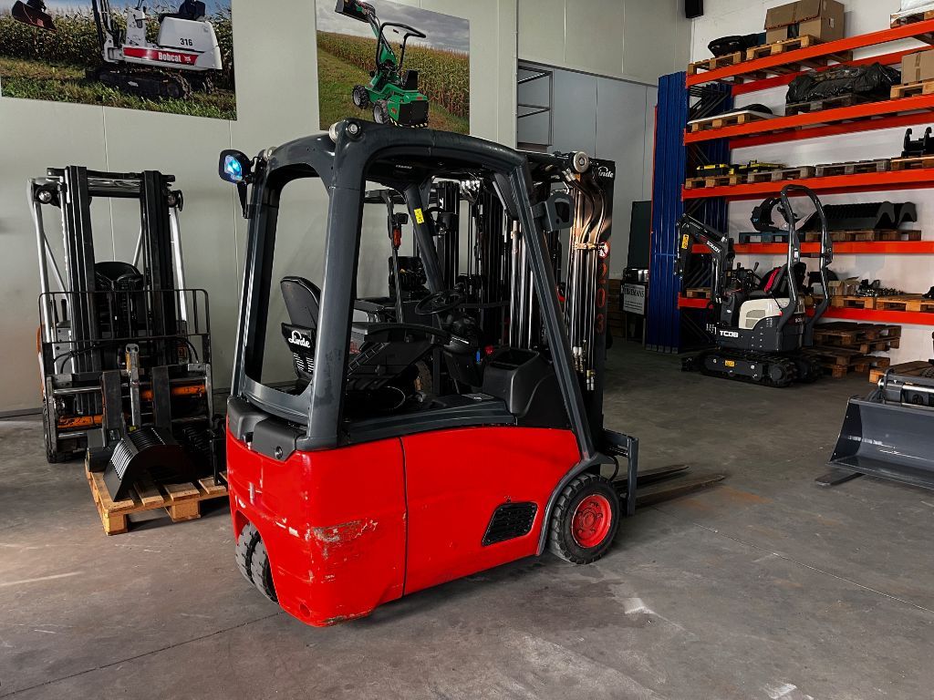 LINDE E14-01 Elektrische heftruck TRIPLO, ACCU van2022.