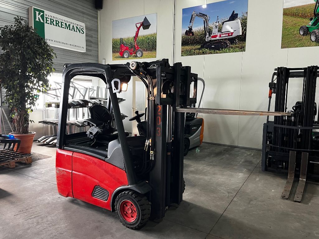 LINDE E14-01 Elektrische heftruck TRIPLO, ACCU van2022.