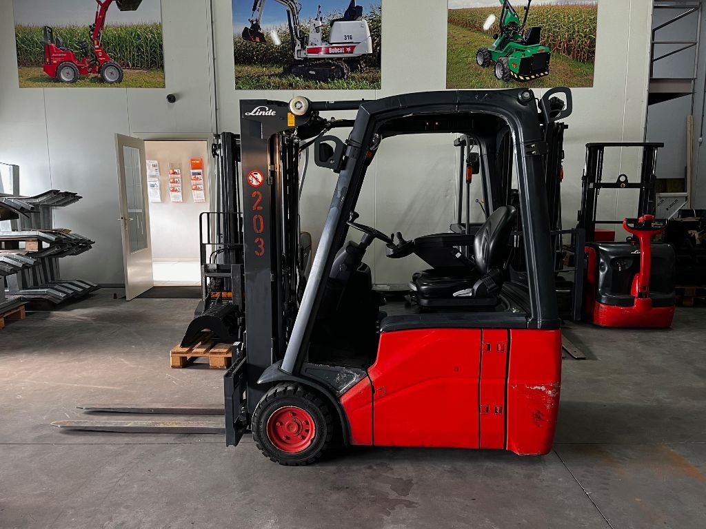 LINDE E14-01 Elektrische heftruck TRIPLO, ACCU van2022.