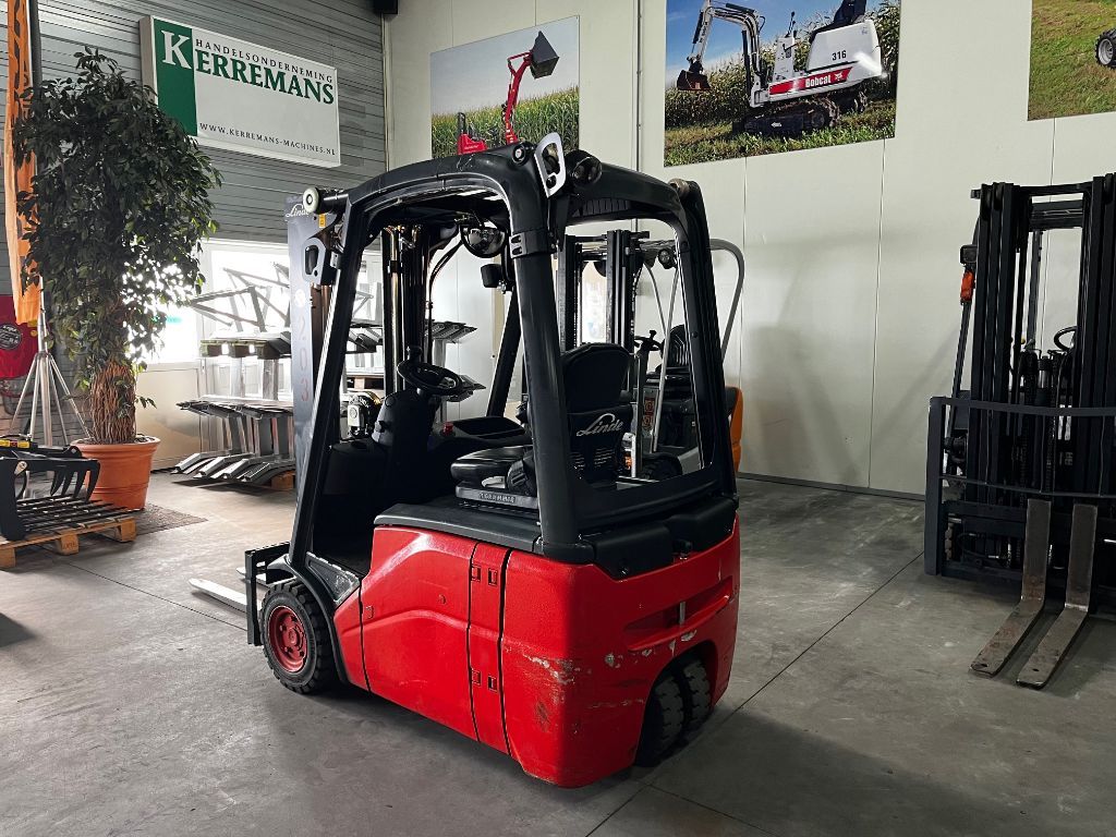 LINDE E14-01 Elektrische heftruck TRIPLO, ACCU van2022.