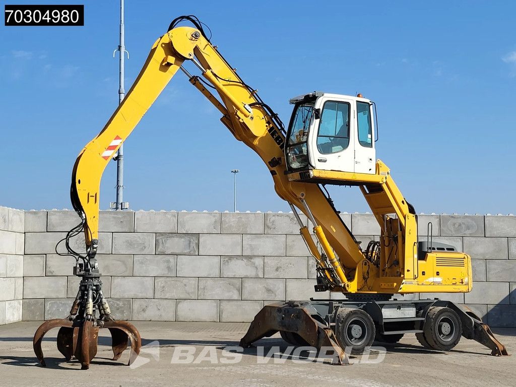 Liebherr A904 C