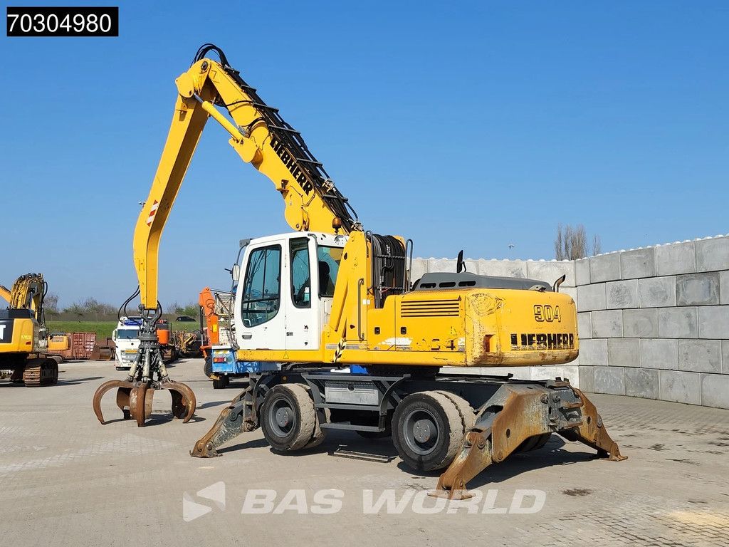 Liebherr A904 C