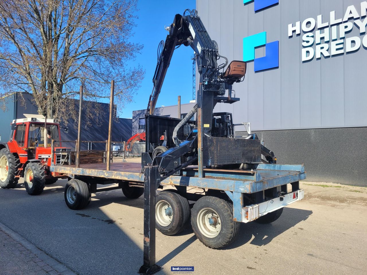 Landbouw 3 assige schamelwagen met hiab laadkraan met bomenklem en rotator