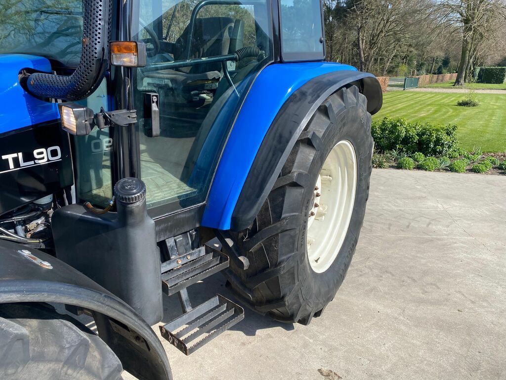 New Holland tl90