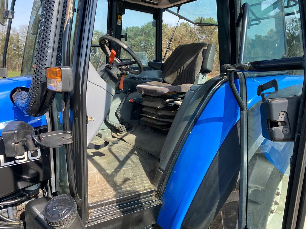 New Holland tl90