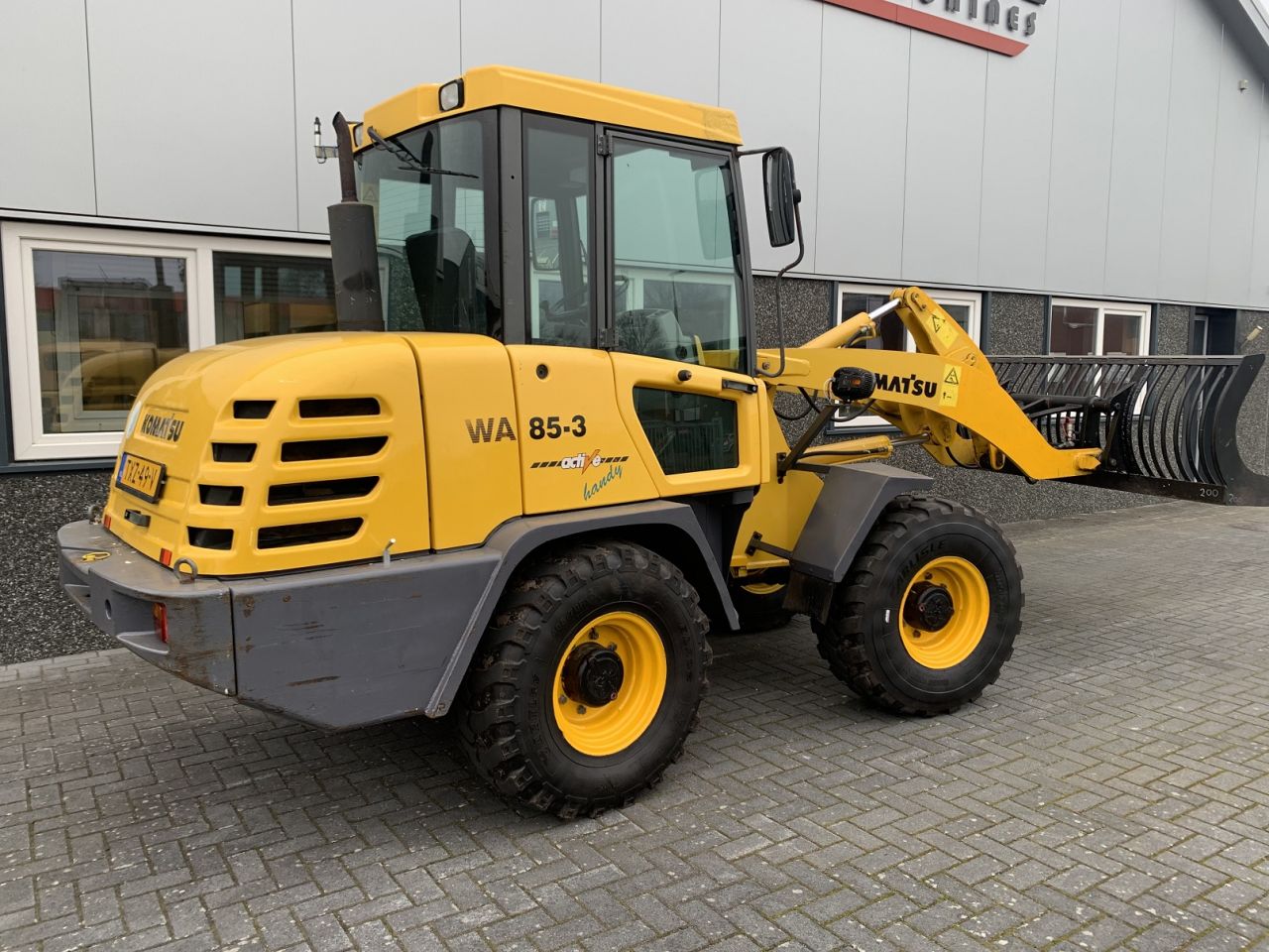 Komatsu WA85
