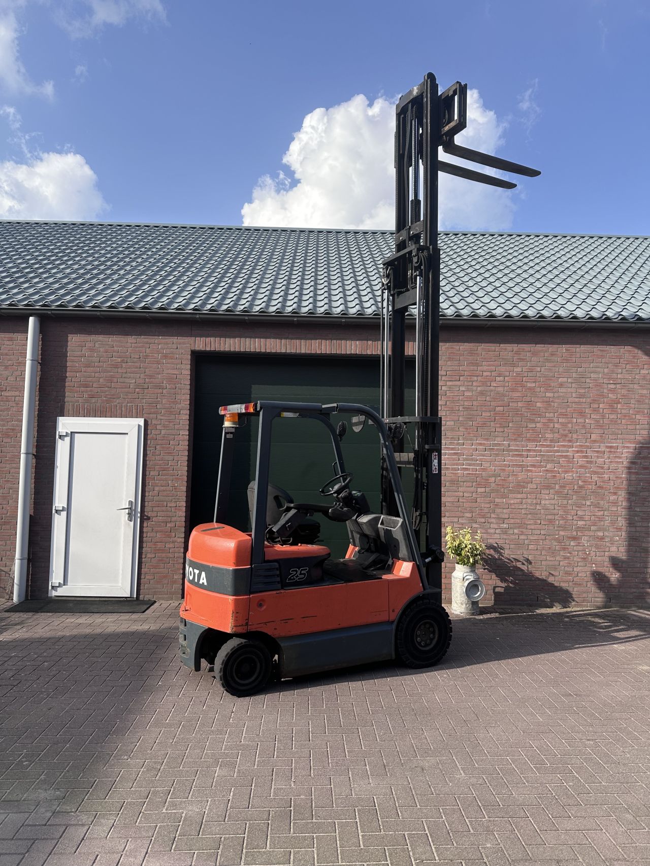 Toyota 7FBMF25 2500kg triplo elektrische heftruck