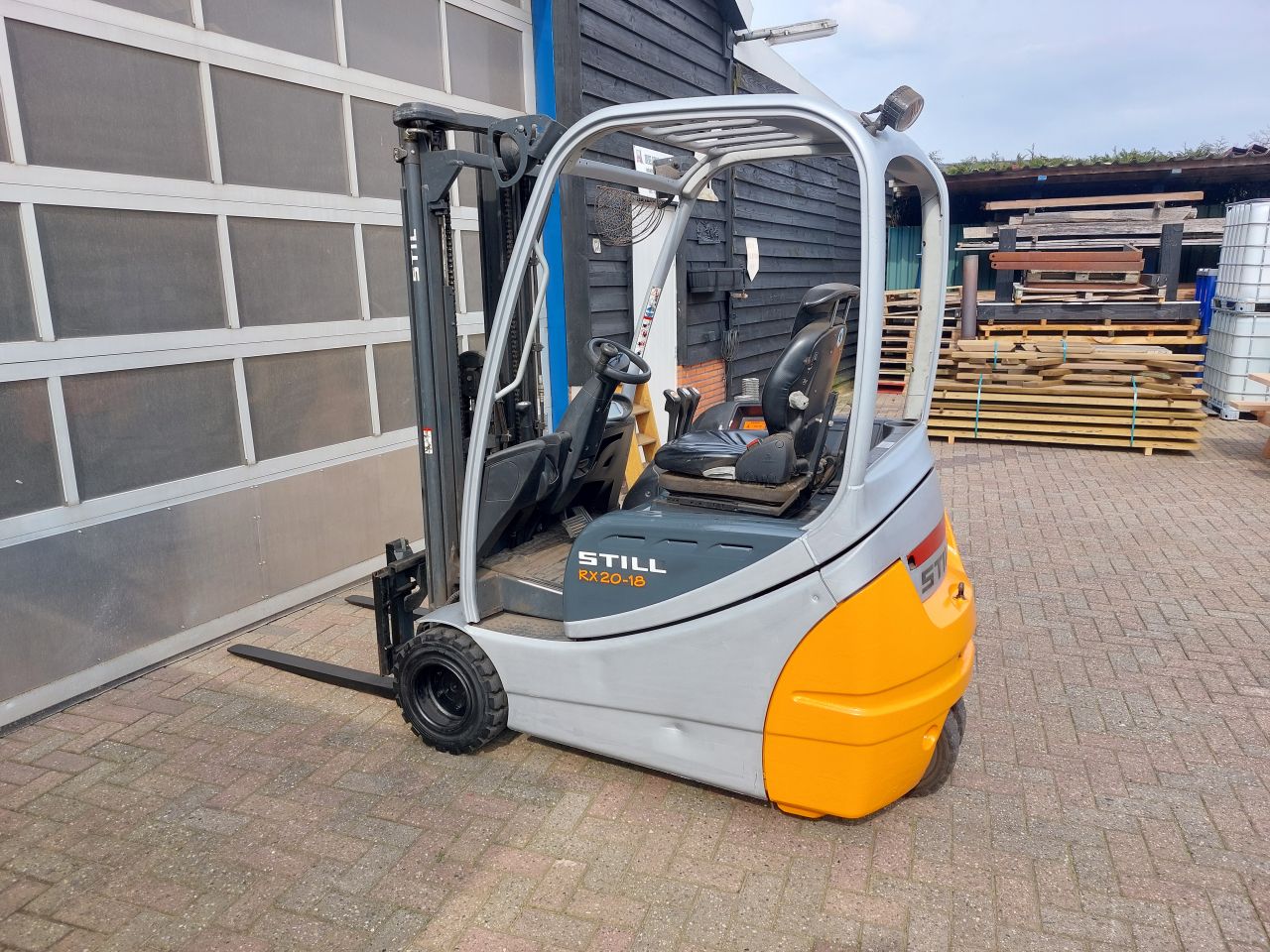 Still RX20-18 triplex sideshift 2011