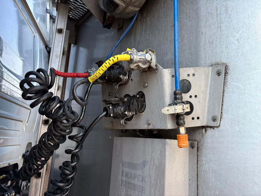 Knapen Trailers K100 K100 97m3 Cargo floor 10MM 3 years old Liftas APK/TUV 09-2026