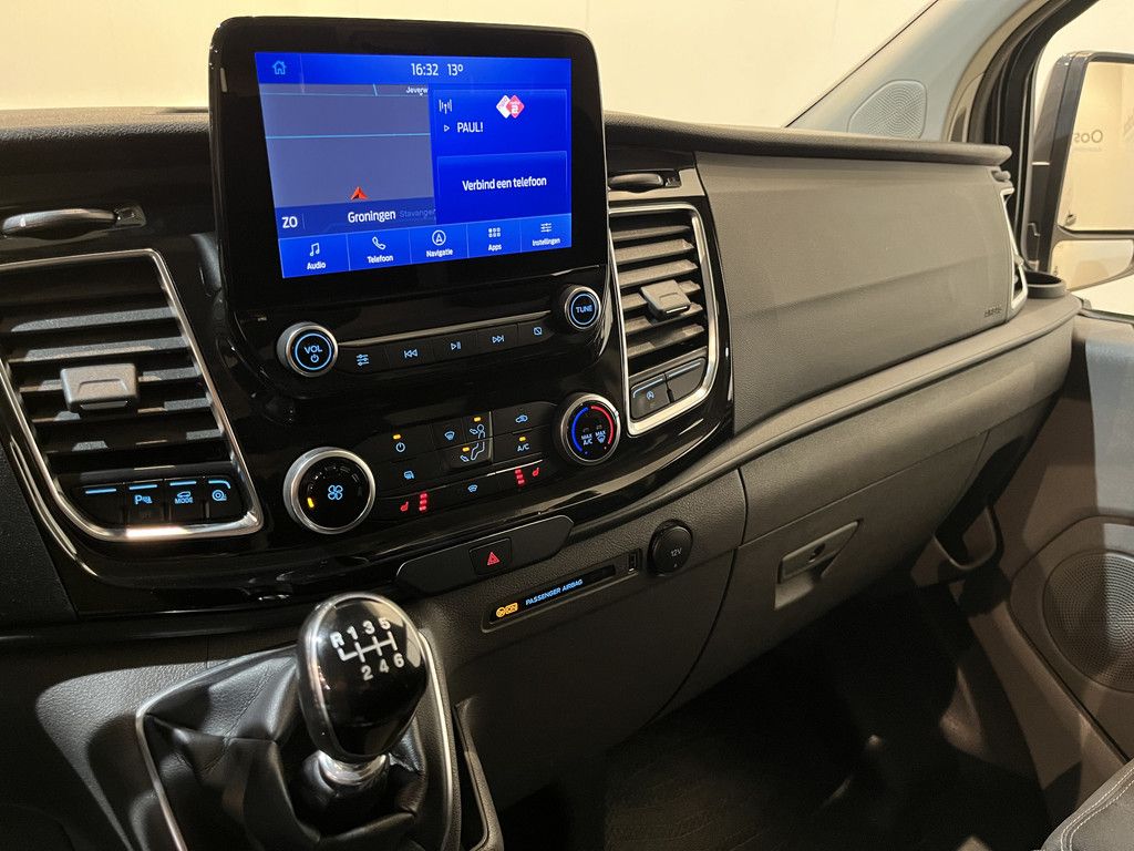 Ford Transit Custom 320 2.0 TDCI L2H2 Limited / Euro 6 / Airco / Camera / Cruise Control / CarPlay / navigatie / 3-Zits / 28.000 KM !!