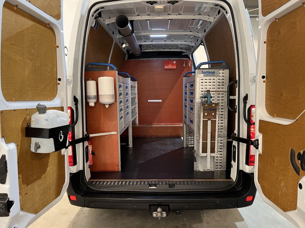 Renault Master 2.3 dCi 150 L2H2 150 PK Automaat / Euro 6 / Servicebus / Sortimo inrichting / 220V. / Airco / Cruise Control / Camera / Trekhaak / 72.000 KM !!