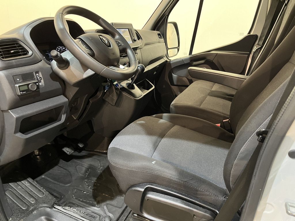 Renault Master 2.3 dCi 150 L2H2 150 PK Automaat / Euro 6 / Servicebus / Sortimo inrichting / 220V. / Airco / Cruise Control / Camera / Trekhaak / 72.000 KM !!