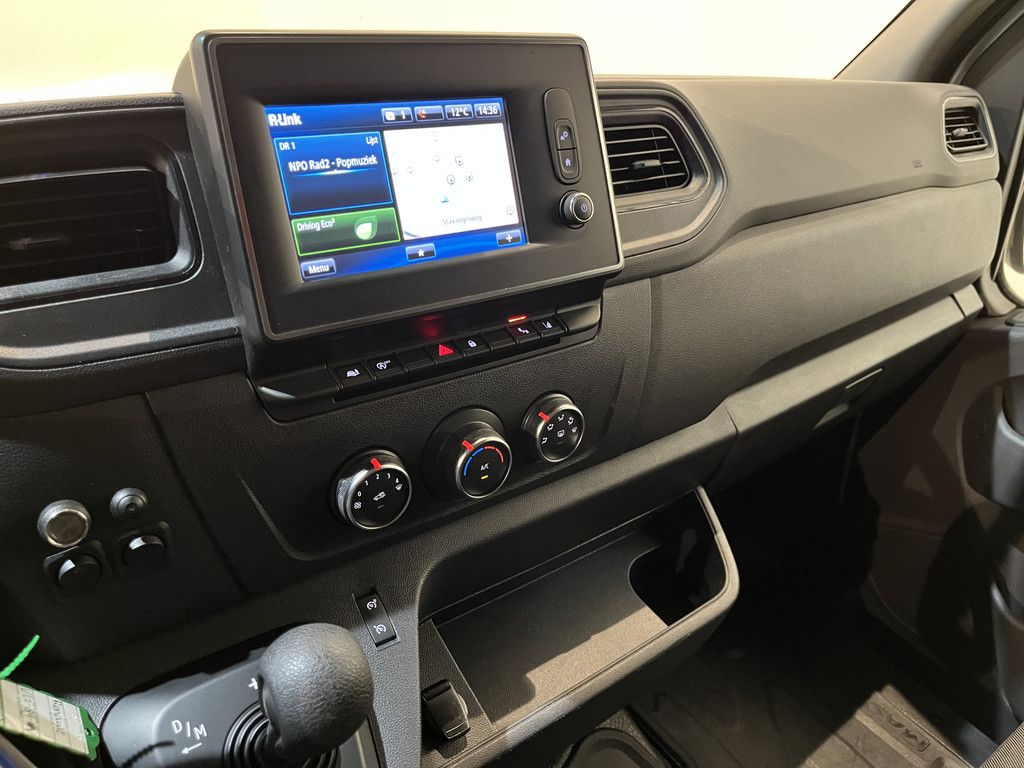 Renault Master 2.3 dCi 150 L2H2 150 PK Automaat / Euro 6 / Servicebus / Sortimo inrichting / 220V. / Airco / Cruise Control / Camera / Trekhaak / 72.000 KM !!