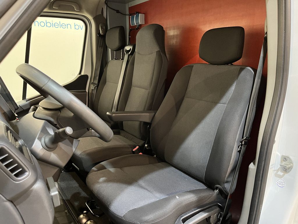 Renault Master 2.3 dCi 150 L2H2 150 PK Automaat / Euro 6 / Servicebus / Sortimo inrichting / 220V. / Airco / Cruise Control / Camera / Trekhaak / 72.000 KM !!