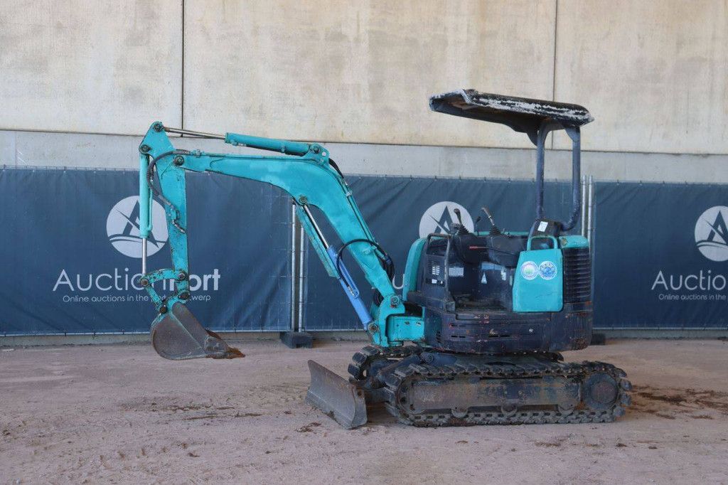 Mini excavator Takeuchi TB20R Diesel