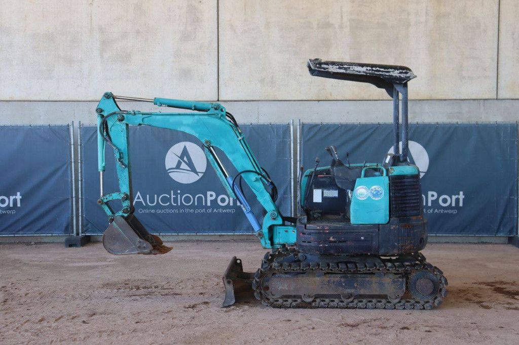 Mini excavator Takeuchi TB20R Diesel