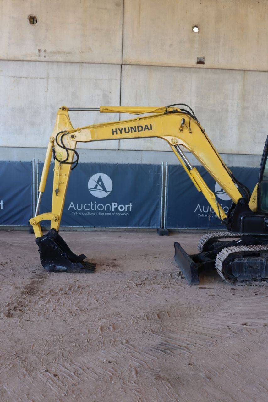 Hyundai R55-7 Diesel Crawler Excavator 2012