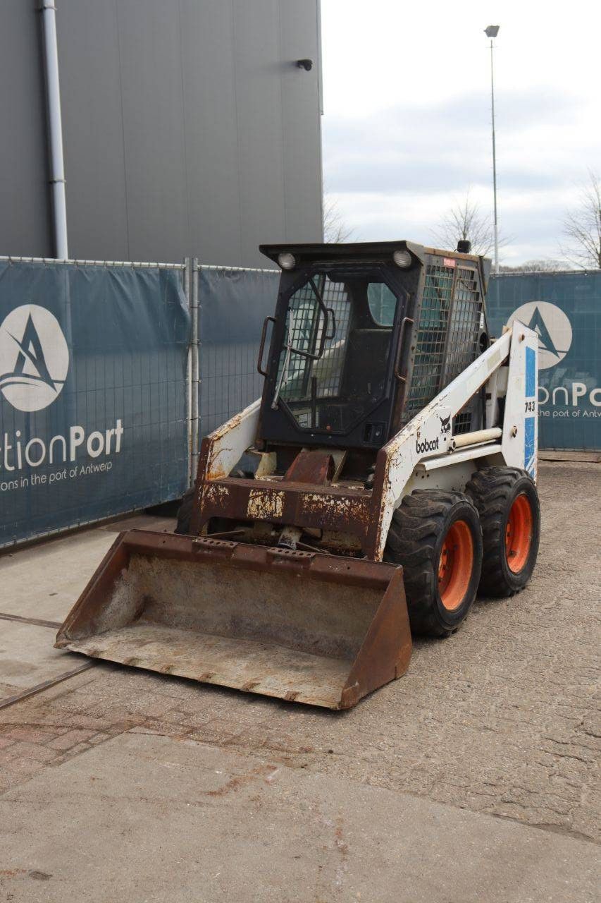Schranklader Bobcat 743 Diesel
