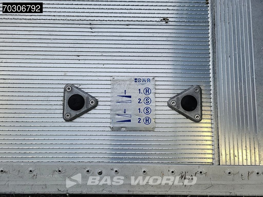 Mercedes Atego 821 4X2 8tonner Automatic crewcab 6 seats 1000kg Ladebordwand Euro 6