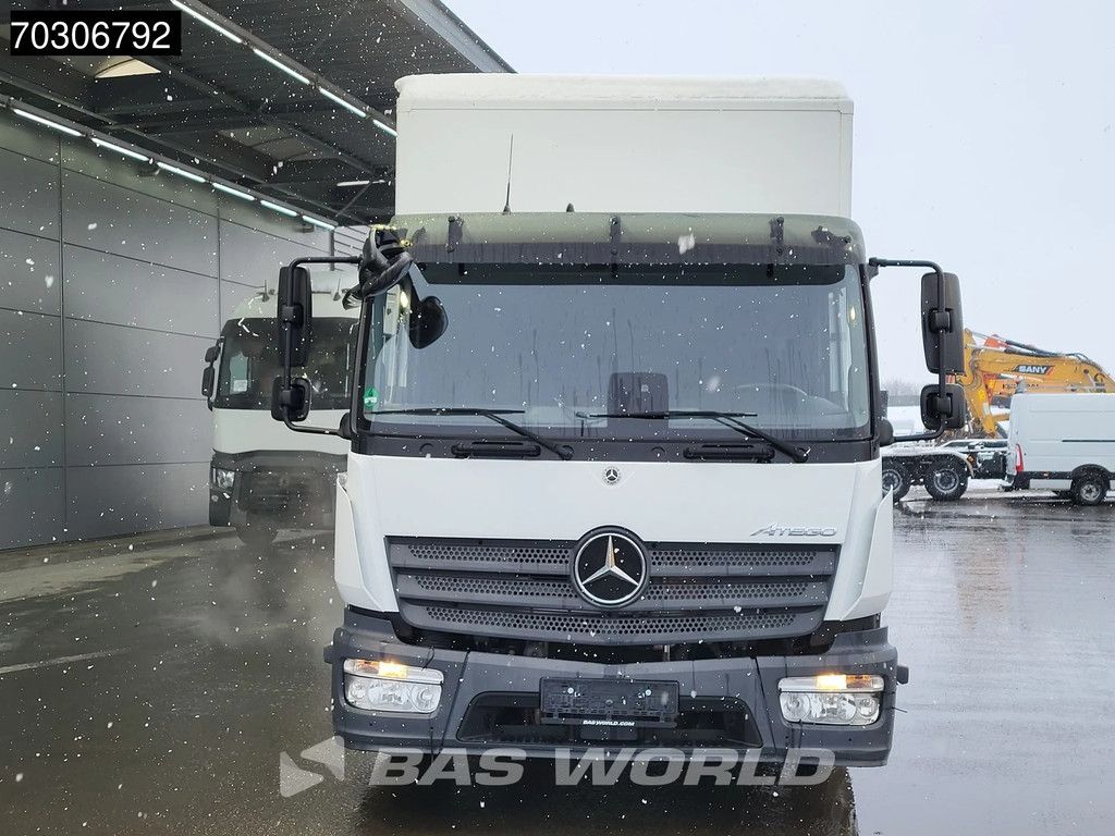Mercedes Atego 821 4X2 8tonner Automatic crewcab 6 seats 1000kg Ladebordwand Euro 6