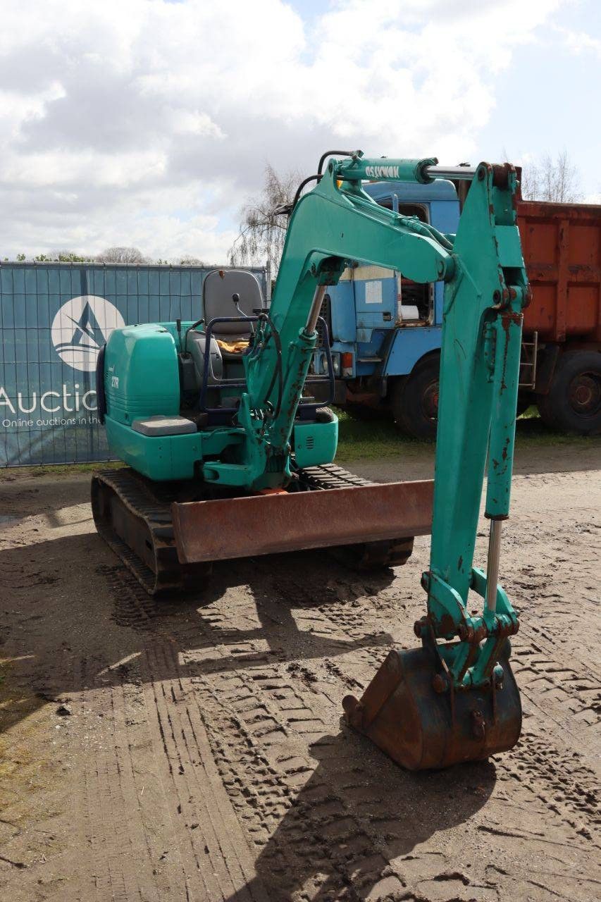 Rupsgraafmachine Komatsu PC27R-8 Diesel 19kW