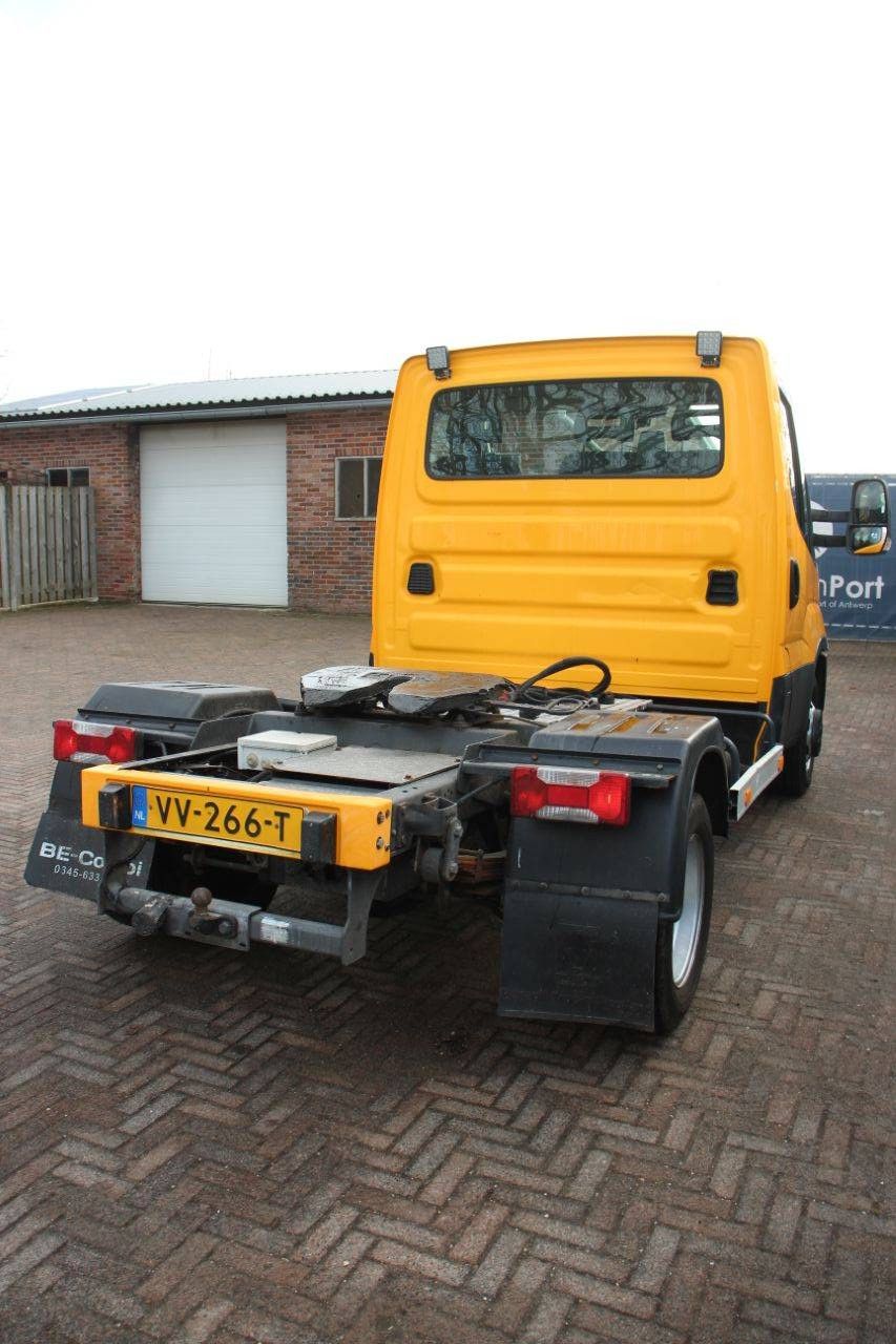 Fahrgestell mit Fahrerhaus Iveco Daily 40C17 Diesel 170 PS, Baujahr 2016