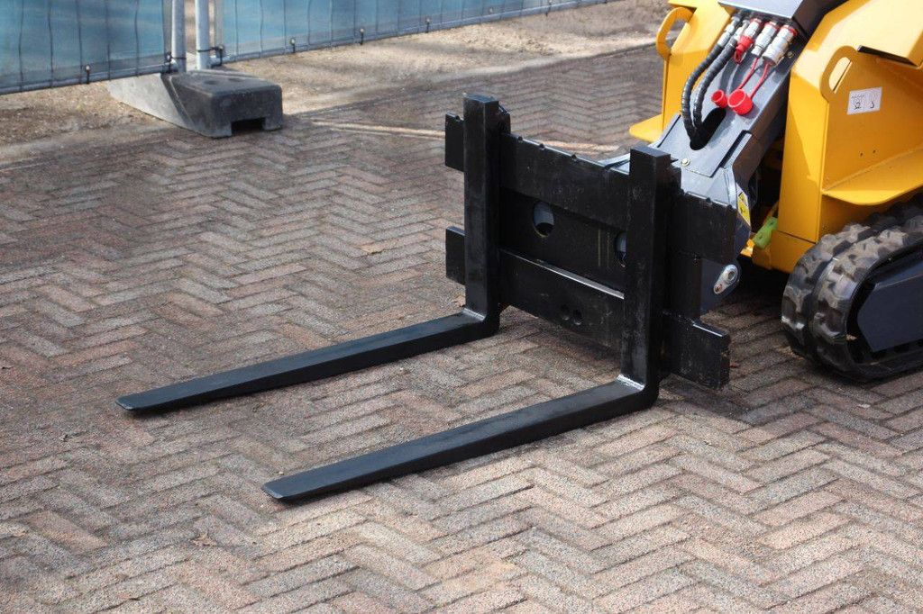 Qingdao CS480 Kompaktlader, Benzin, 10 kW, Baujahr 2025, Neu