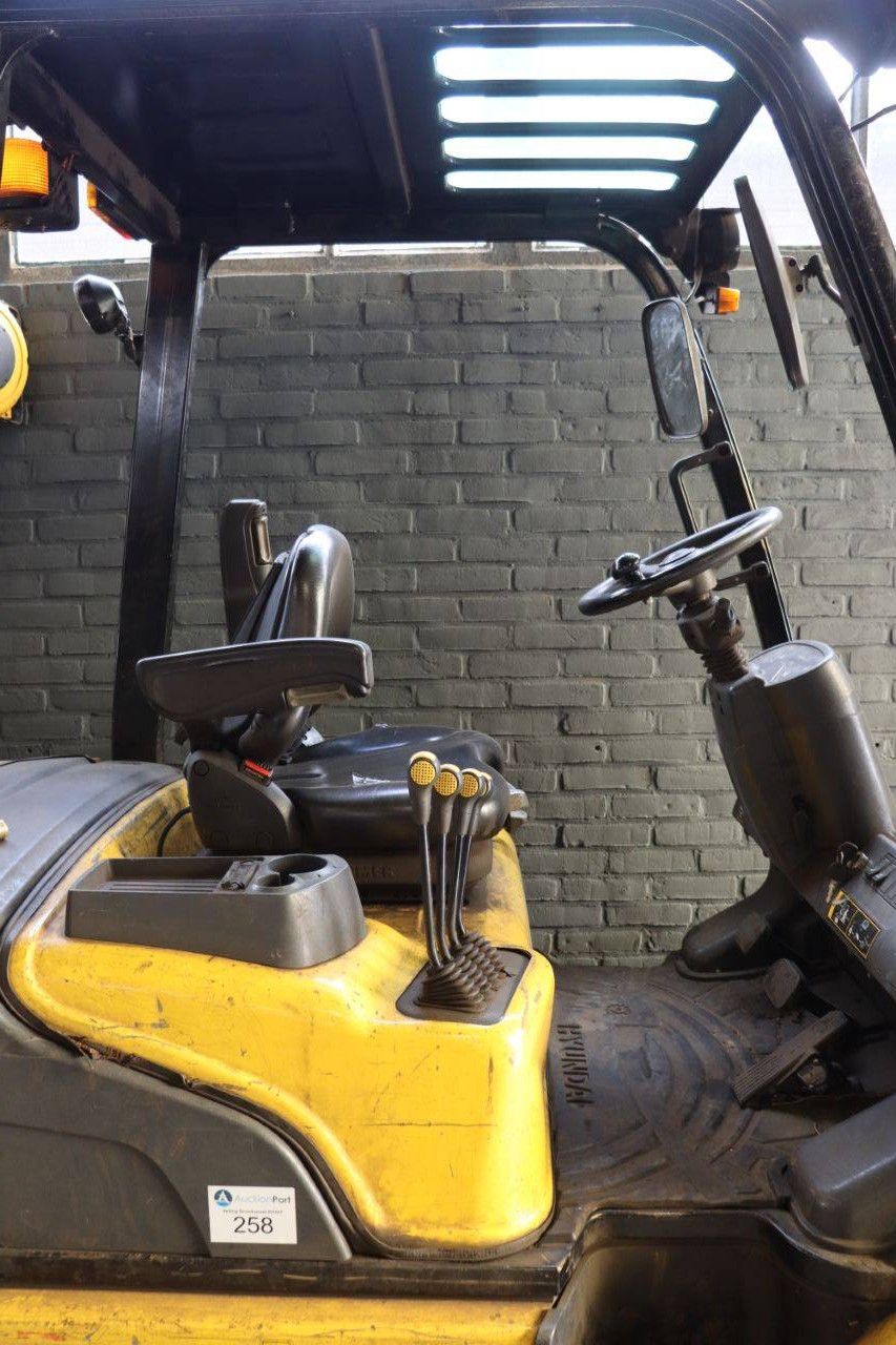 Gabelstapler Hyundai 30L-7A LPG 3000kg 4,7m 2013