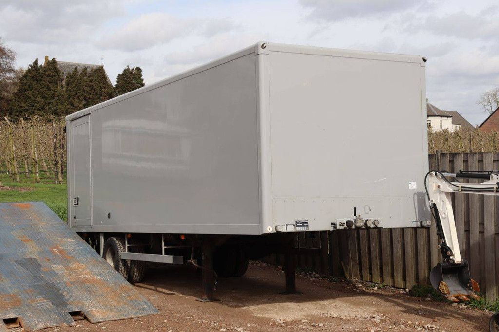 Geschlossener Sattelauflieger Veldhuizen P37-4