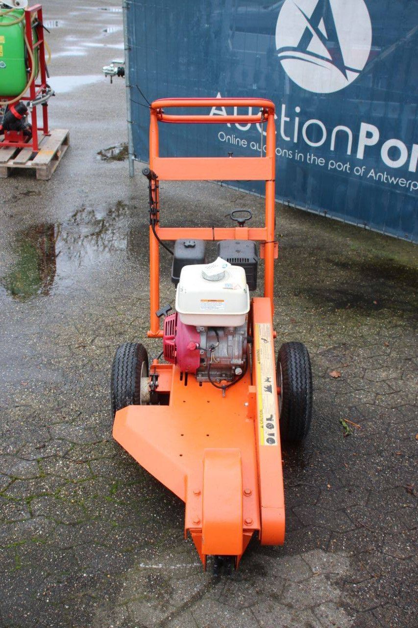 Dosko 337 Benzin-Baumstumpffräse