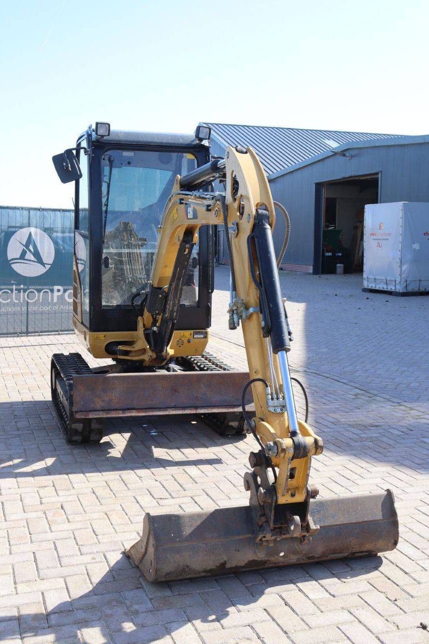 Mini excavator Caterpillar 302.4D Diesel 2017