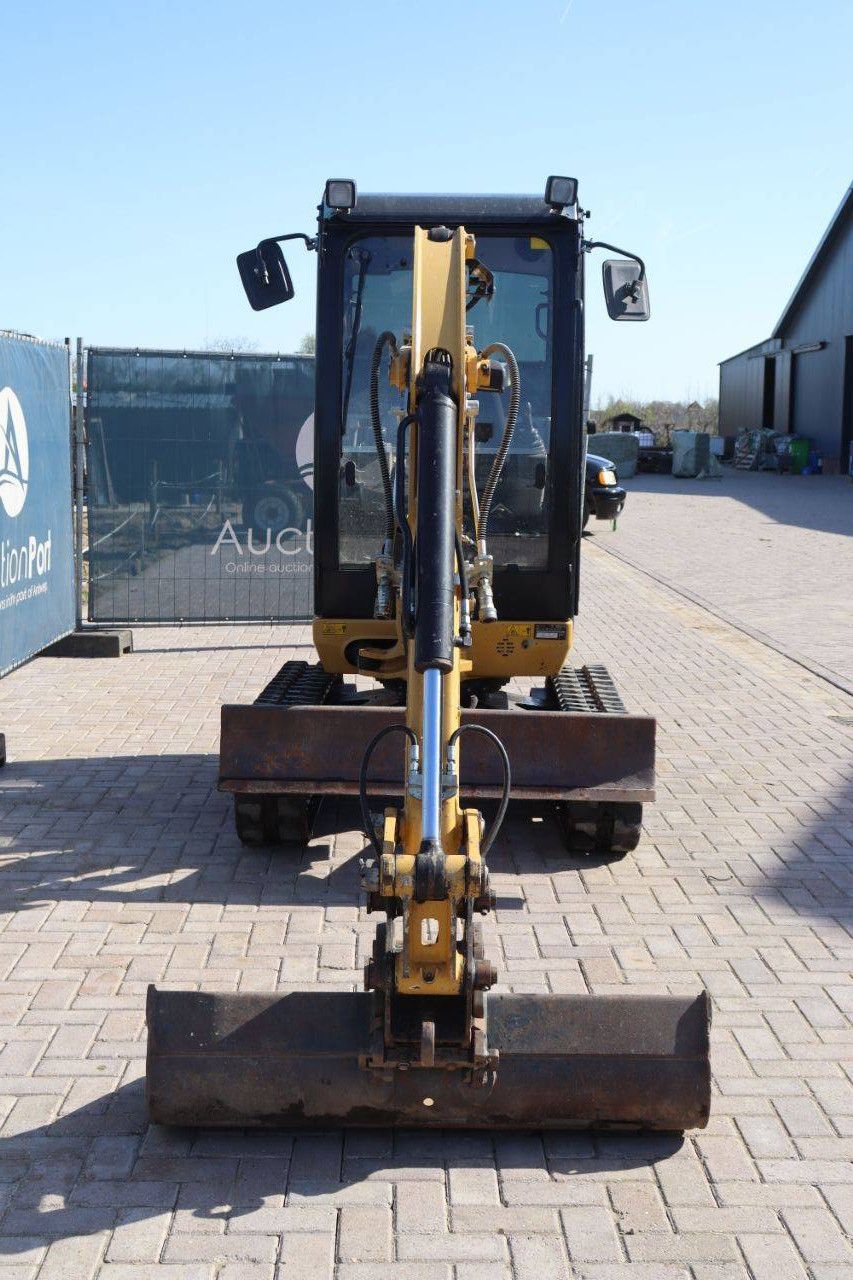 Mini excavator Caterpillar 302.4D Diesel 2017