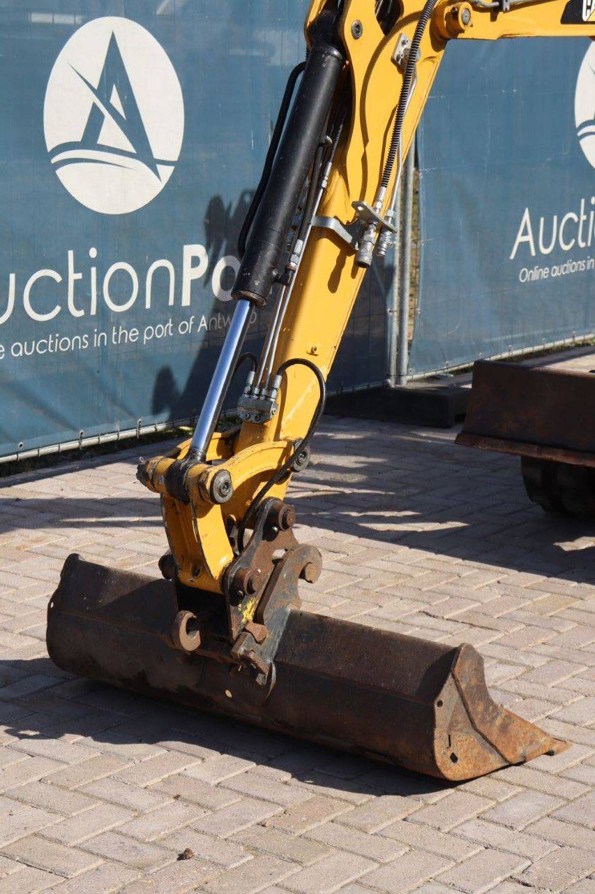 Mini excavator Caterpillar 302.4D Diesel 2017
