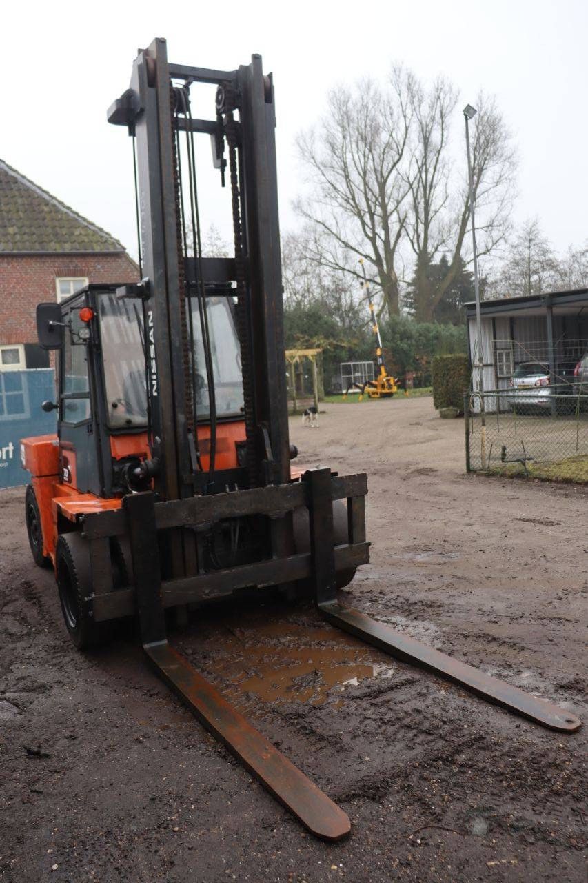 Forklift Nissan VF05H70U Diesel 7000kg 5.0m 2003