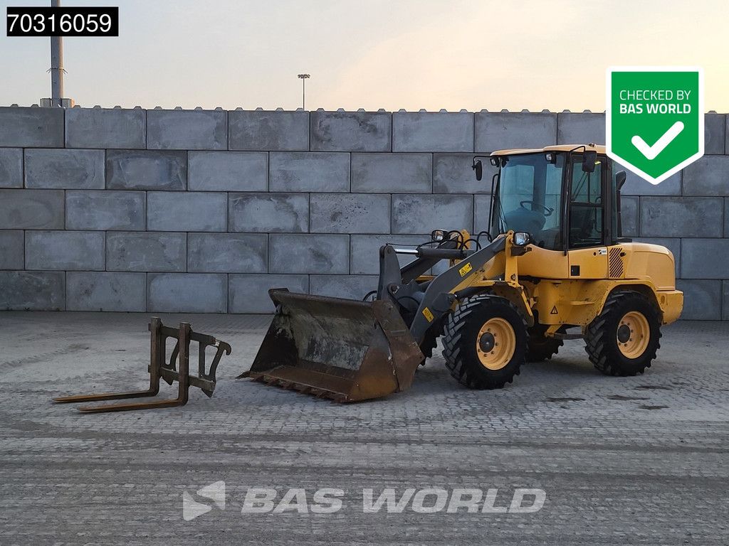 Volvo L30 G 4-1 Buckets + Forks