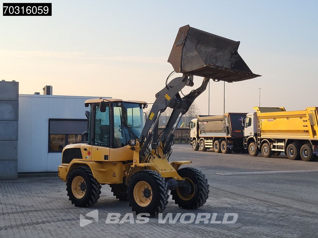 Volvo L30 G 4-1 Buckets + Forks
