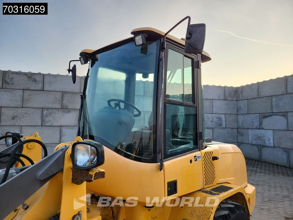 Volvo L30 G 4-1 Buckets + Forks