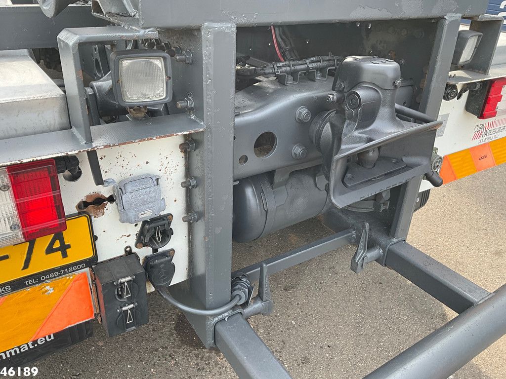 Mercedes-Benz AXOR 1833 AK 4x4 Hiab 20 Tonmeter laadkraan