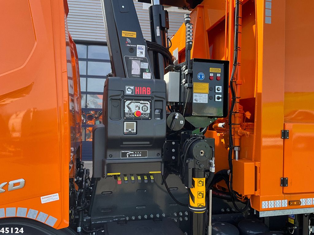 DAF FAQ XD 410 Euro 6 Hiab 23 Tonmeter laadkraan