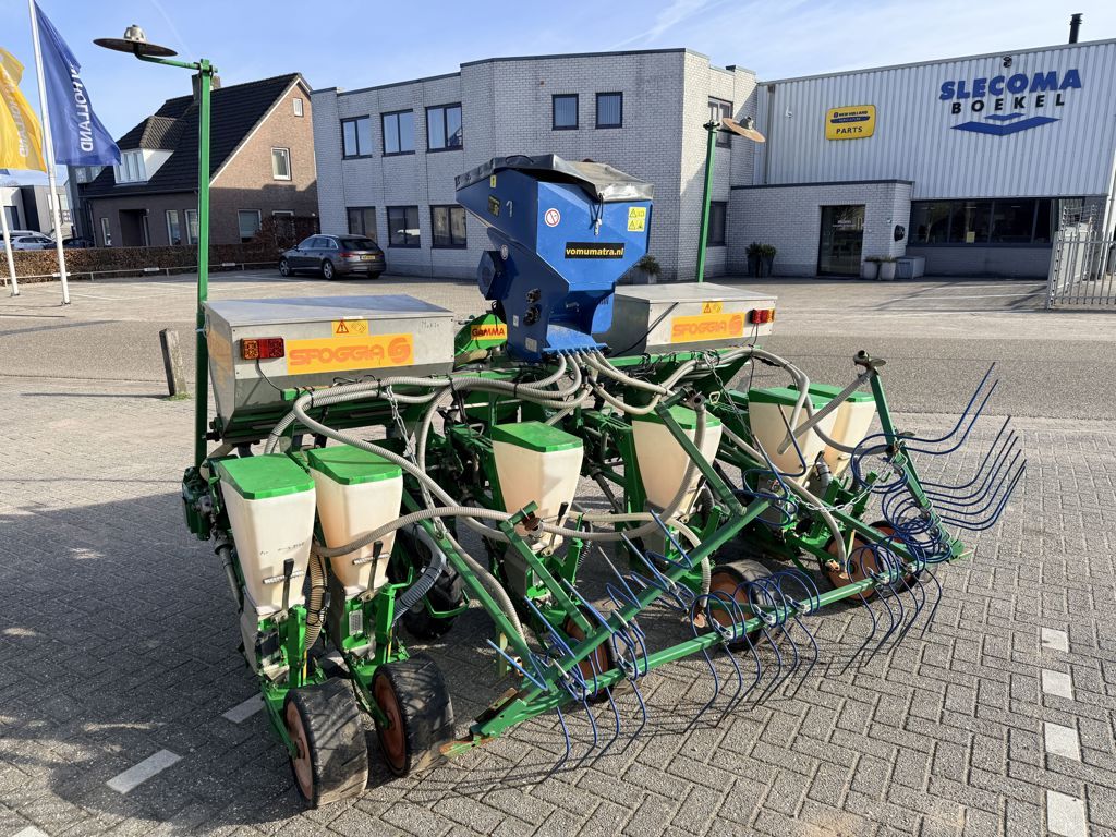 Sfoggia 6 Rijige Maiszaaier met Zaaibak