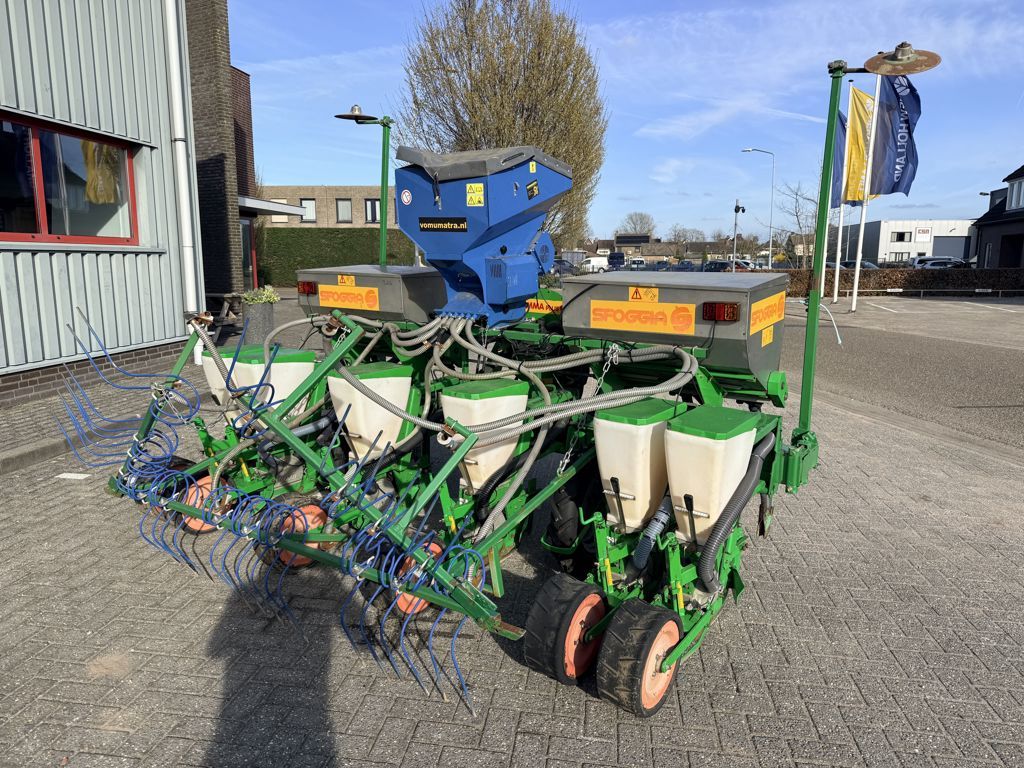 Sfoggia 6 Rijige Maiszaaier met Zaaibak