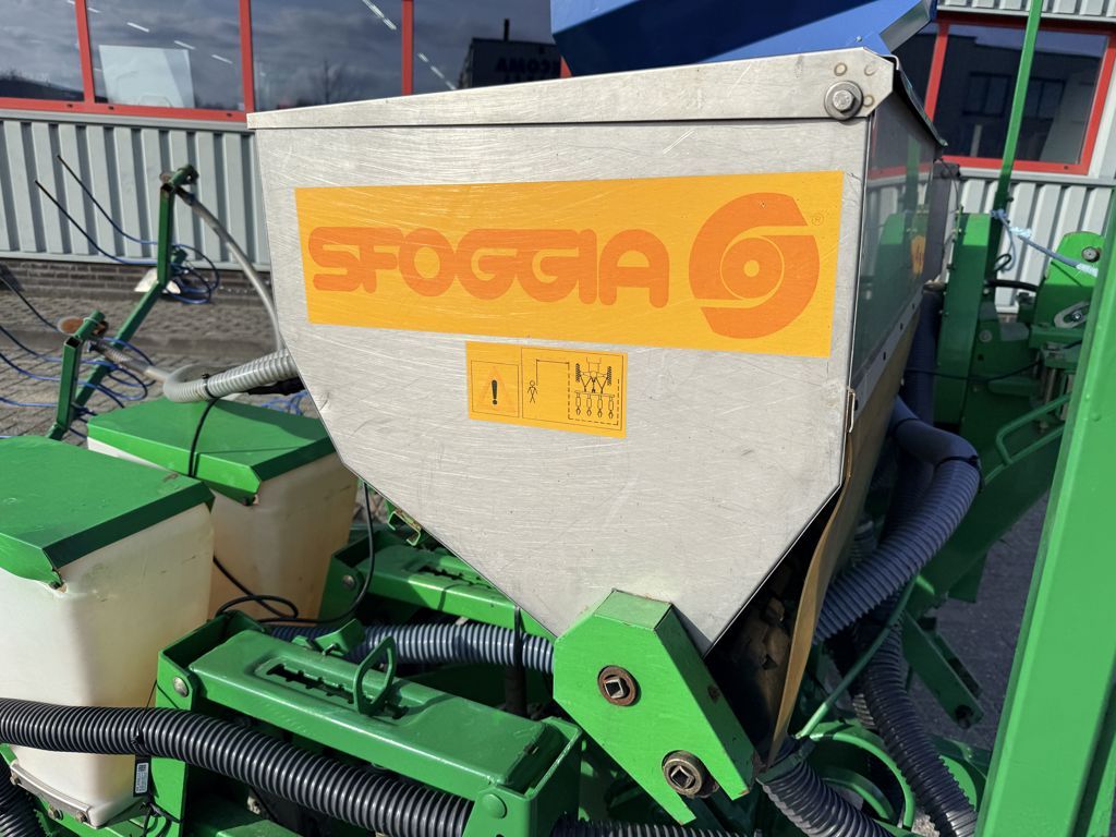 Sfoggia 6 Rijige Maiszaaier met Zaaibak