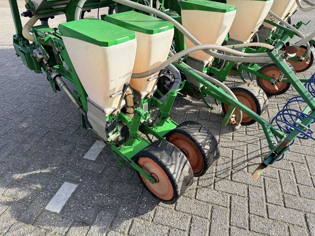 Sfoggia 6 Rijige Maiszaaier met Zaaibak