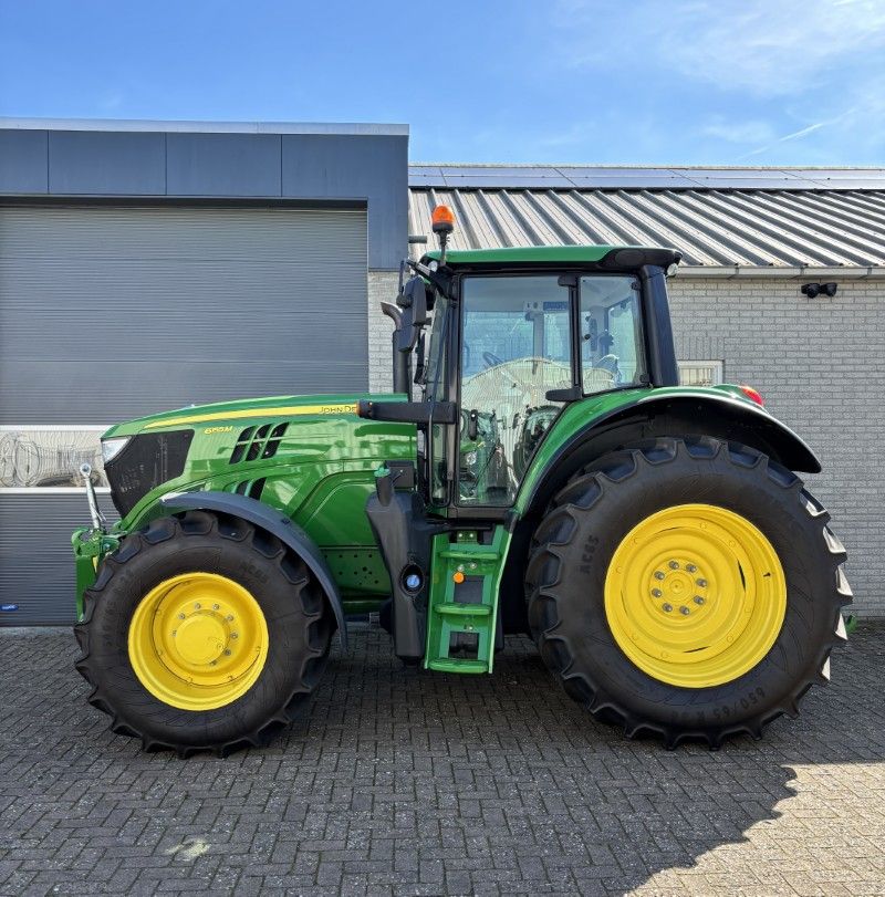 John Deere 6155M – 2022 – 3050 uur – zeer nette jonge trekker