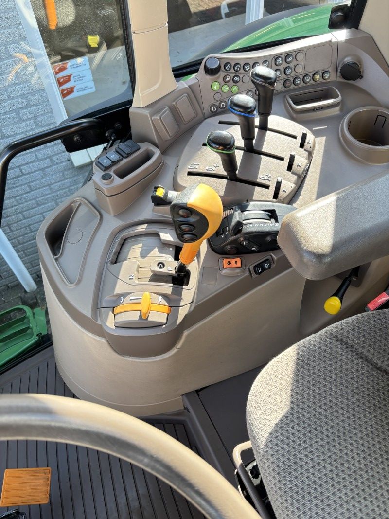 John Deere 6155M – 2022 – 3050 uur – zeer nette jonge trekker