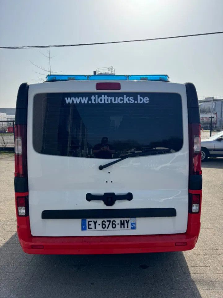 Renault Trafic **AMBULANCE-RETTUNGSWAGEN**